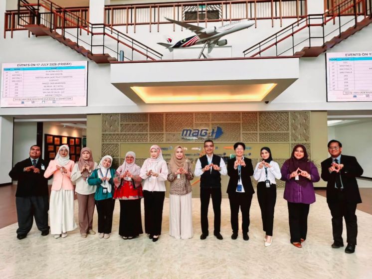 KUNJUNGAN HORMAT UUM KE MALAYSIA AVIATION GROUP PERKUKUH KERJASAMA STRATEGIK UNIVERSITI-INDUSTRI